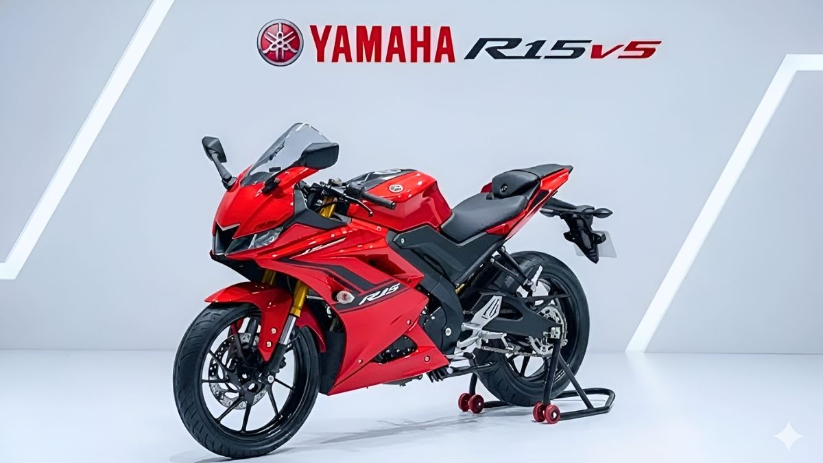 Yamaha R15 V5 2025 India Launch High Mileage Sports Bike with Liquid-Cooled Engine And Modern Tech
